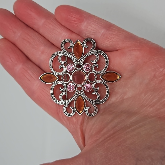 Silver Tone Rhinestone Filigree Style Brooch Pin - Picture 2 of 7